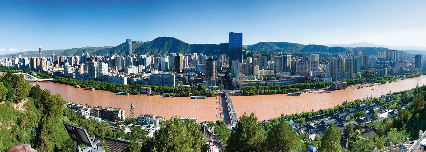 創(chuàng)建優(yōu)質(zhì)精品工程，營造綠色生態(tài)環(huán)境