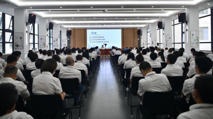 轉(zhuǎn)觀念 聚合力 重實(shí)干 向未來(lái)：集團(tuán)公司黨委副書(shū)記、總經(jīng)理馬明在省建筑設(shè)計(jì)院作專題講座