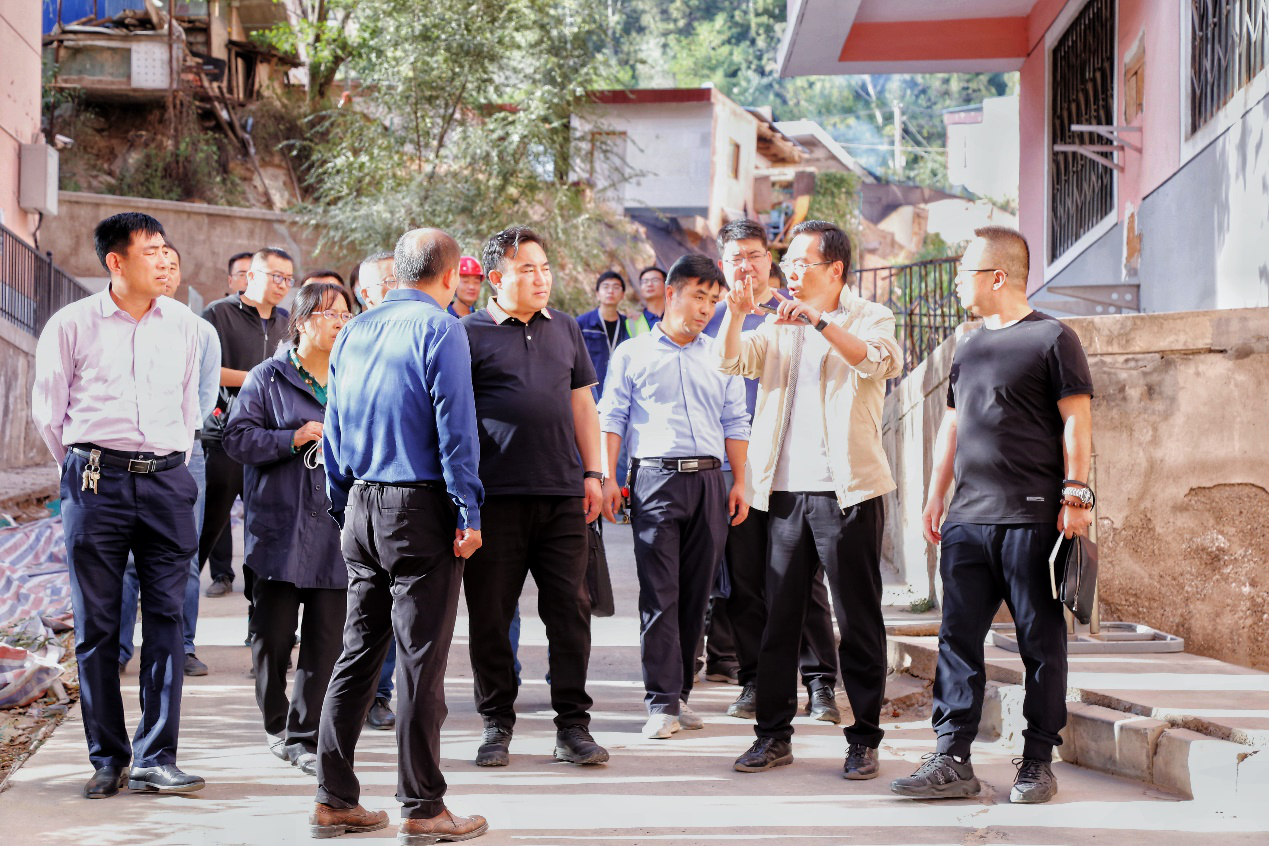 土木工程院黨委開展“學(xué)黨史、迎國慶、保安全、促生產(chǎn)”慰問活動