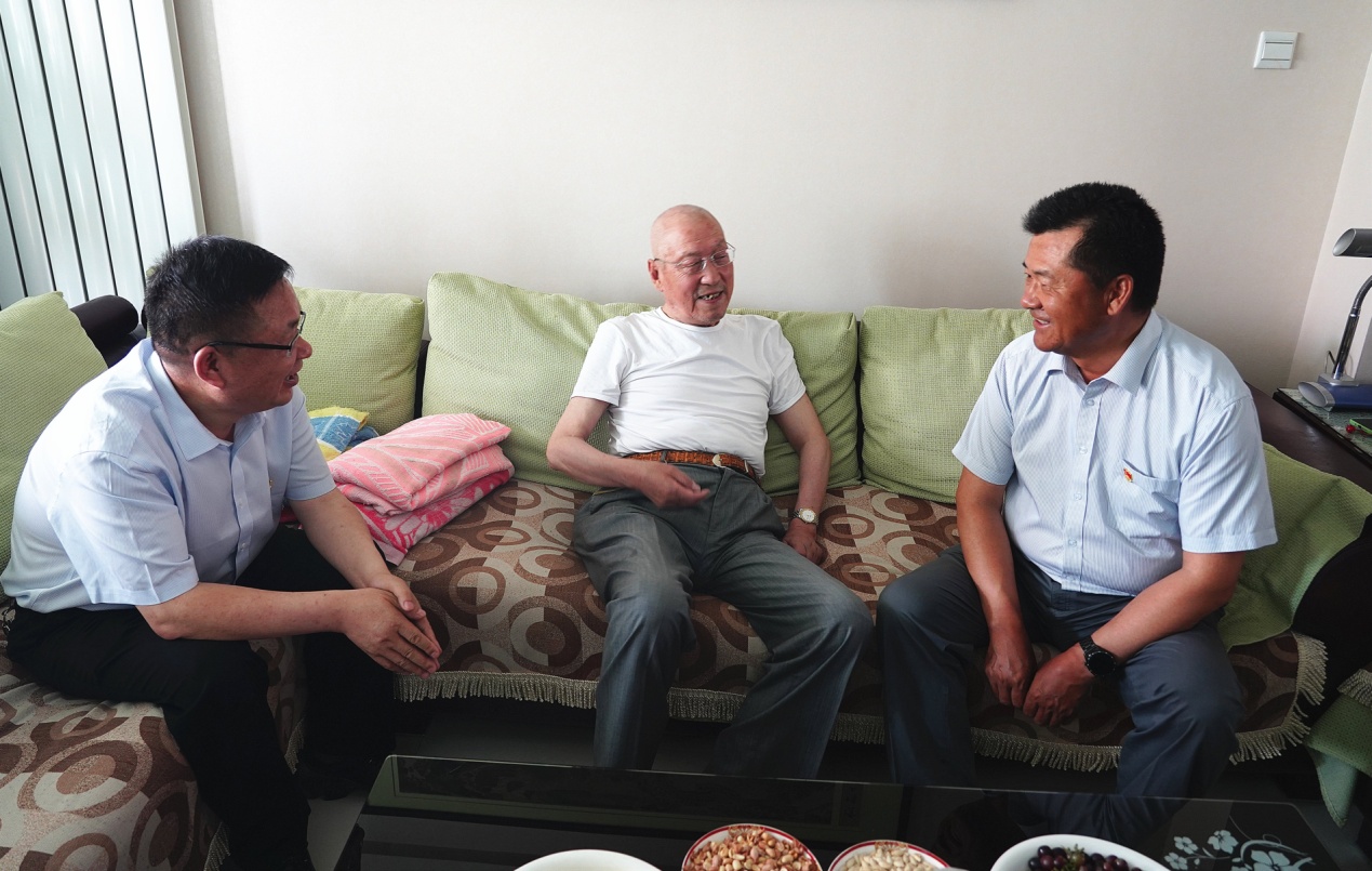 甘肅工程咨詢集團(tuán)黨委開展“七一”走訪慰問活動(dòng)