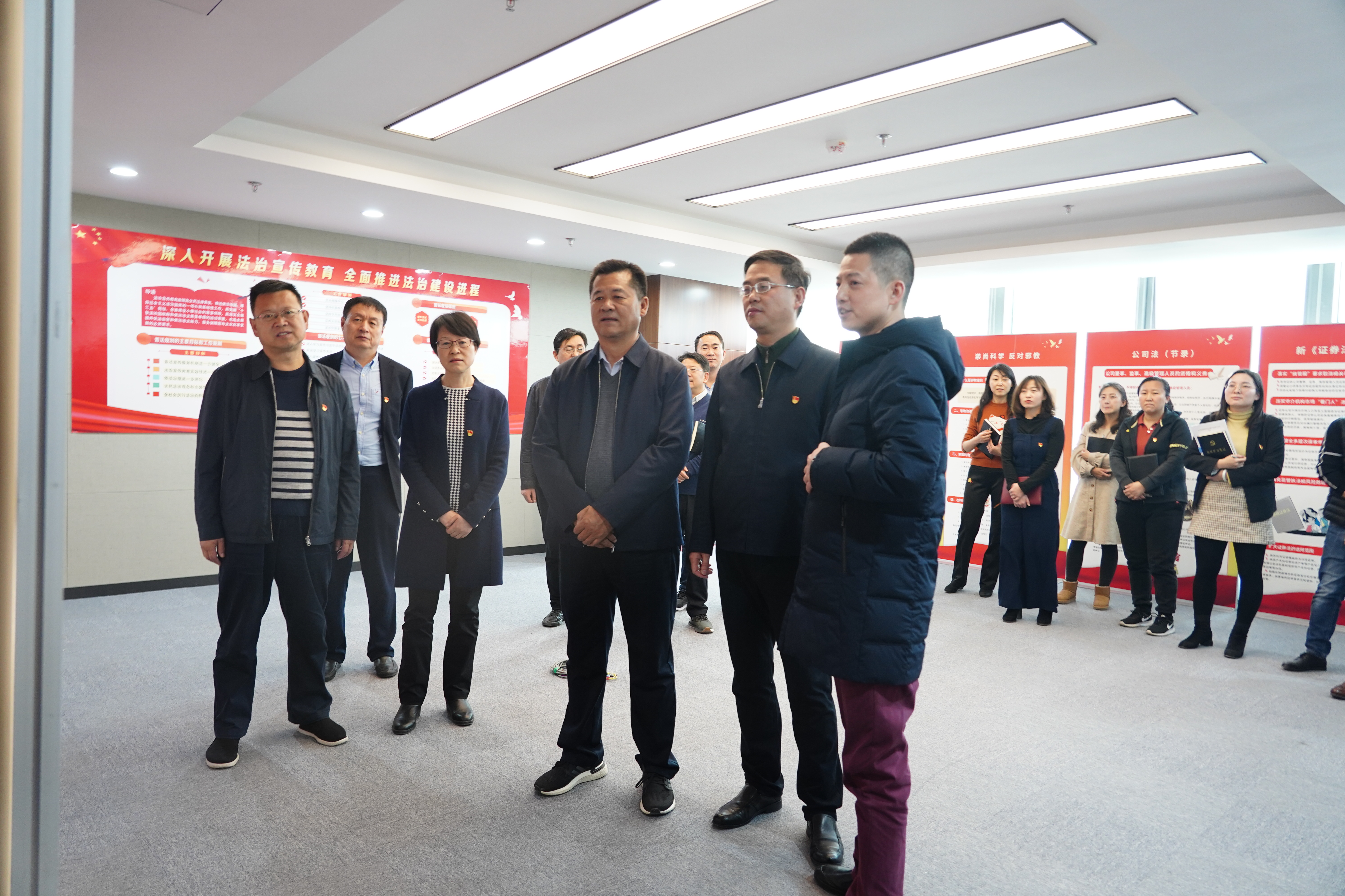 集團股份公司舉辦“憲法進(jìn)企業(yè)主題日”活動